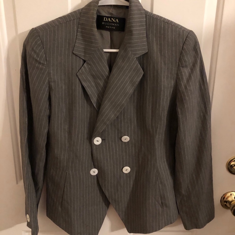 Dana Buchman Gray Buttoned Blazer